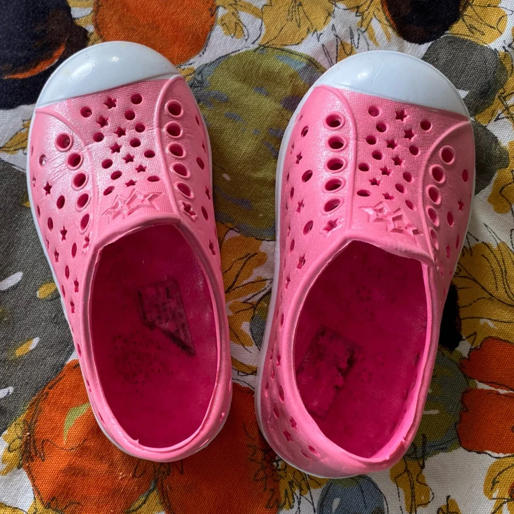 Water shoes – size 5–6